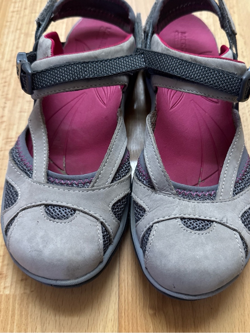Merrell Women’s Gray and Pink Breathable Strap Shoes Outdoors Hiking Sandals